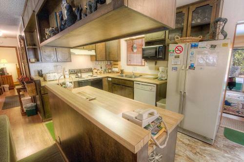 Bambis Bunkhouse By Lake Tahoe Accommodations