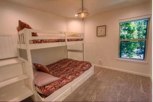 Snowbird Forest By Lake Tahoe Accommodations