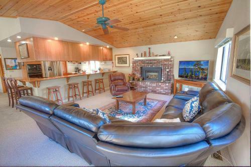 Waterfront Serenity By Lake Tahoe Accommodations