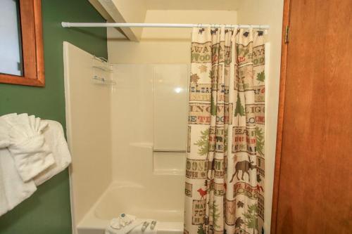 Bear Pause-1744 By Big Bear Vacations