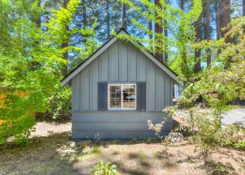 Hole In One Cabin