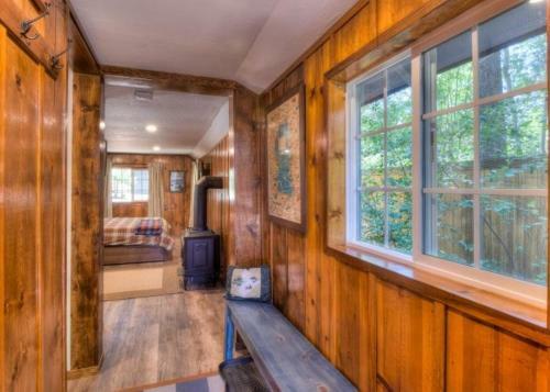 Hole In One Cabin