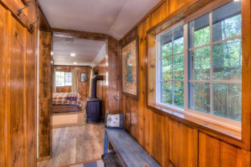 Hole In One Cabin