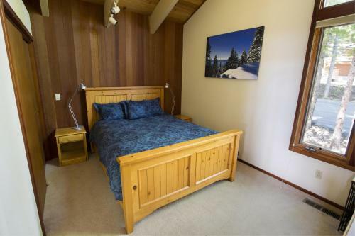 Eagles Perch Lake View Rental Cabin