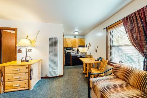 Franciscan Lakeside Lodge Studio