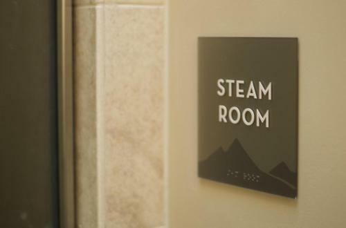 2 Bedrooms W/ Large Loft + 2.5 Baths - Sleeps 8. Free Grocery Delivery!