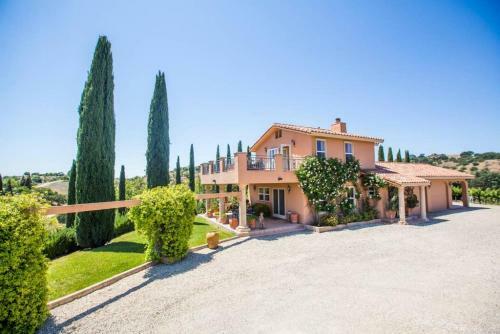 Hostal Aterno Vineyard, Guest House