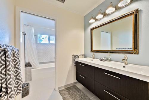 Tv-392 - The Vineyard Estate