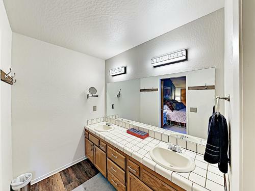 New Listing! Modern Cabin With Pool & Private Garage Home