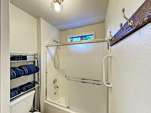 New Listing! Modern Cabin With Pool & Private Garage Home