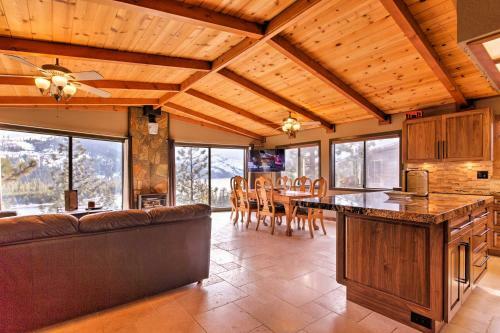 Gorgeous Updated Cabin Panoramic Donner Lake View