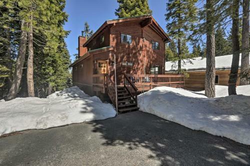 Modern Tahoe Donner Retreat With Deck And Grill!
