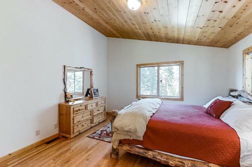 Prosser Lake Family Home