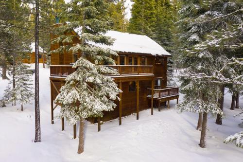 Private Mountain Retreat With Sauna & Game Room Home