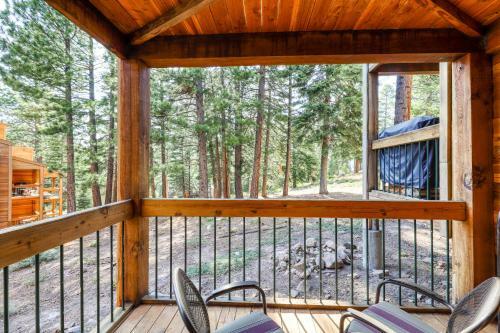 Comfortable And Functional Gold Bend Condo