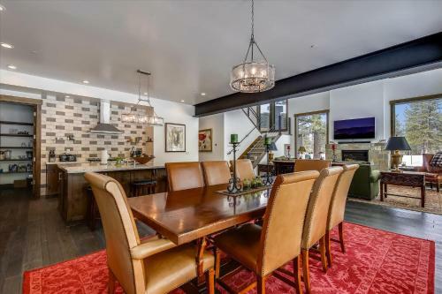 Private Four Bedroom On Cul de Sac In Truckee