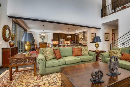 Private Four Bedroom On Cul de Sac In Truckee
