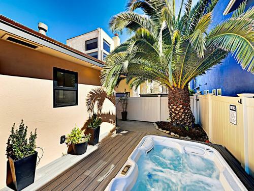 Apartamento New Listing! Ventura Gem - 200 Yards To Beach! Duplex