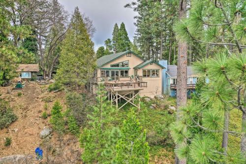 Pet-friendly Mtn Home With Deck, 3 Mi To Hiking