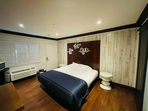 Hotel Casa Blanca Inn & Suites