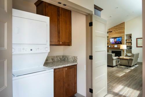 11r Spring Meadow Retreat