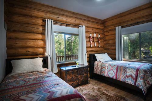 38 The Mini Cabin