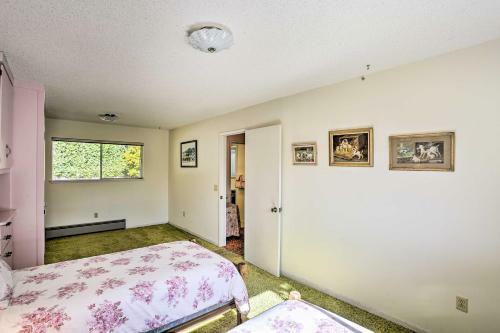Woodsy Willow Creek Getaway With Pool And Deck!
