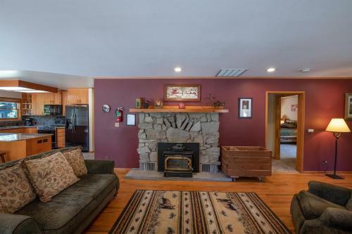 Apple Tree Bear House - 3br/3ba