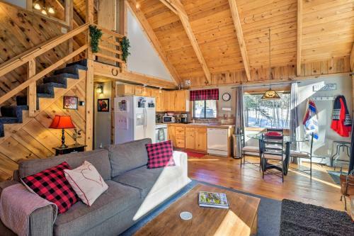 Alma Cloud 9 Cabin With Fireplace And Wooded Views!