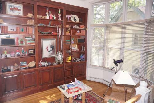 720 Bleeker St W (203146-7808) Home