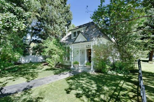 Aspen Victorian