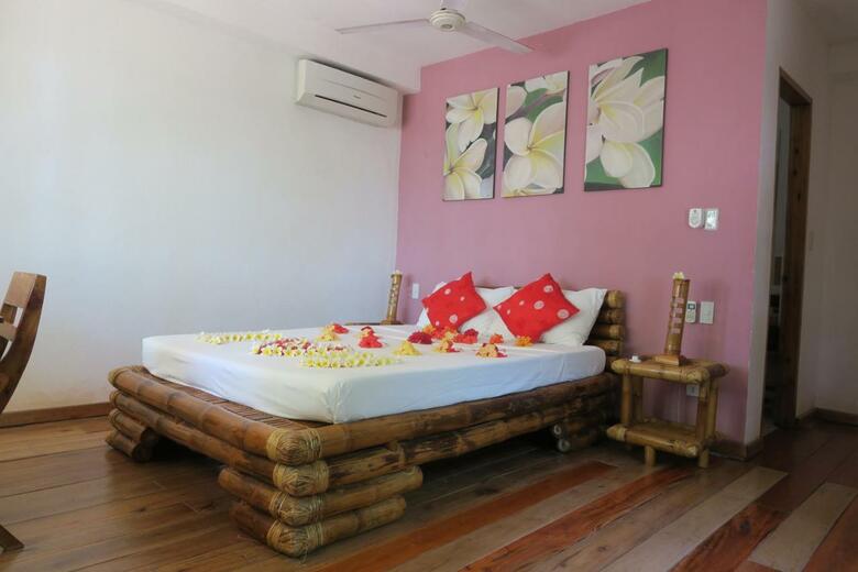 Hotel Tepanee Beach Resort