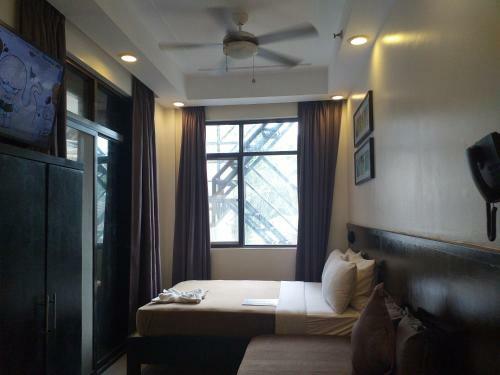 One Crescent Place Hotel