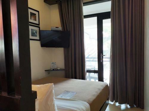 One Crescent Place Hotel