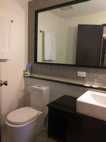One Crescent Place Hotel