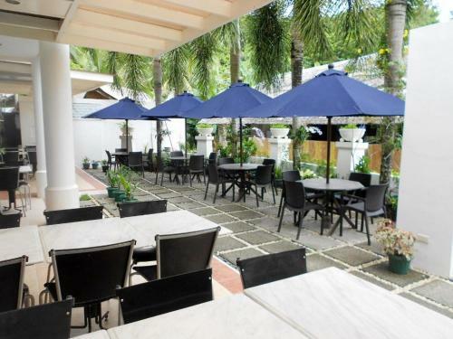 One Crescent Place Hotel