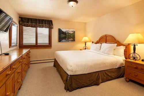 Shadowbrook 405