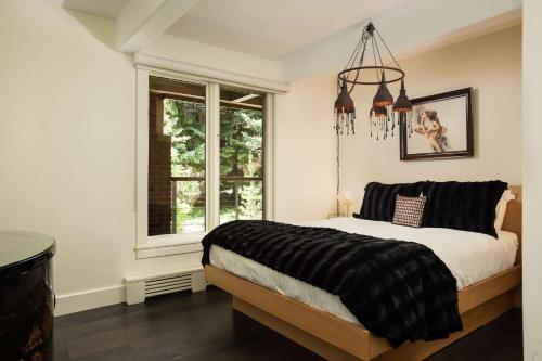Chateau Eau Claire #9