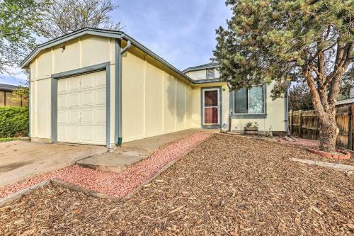 Aurora House With Private Yard And Deck - Near Denver!