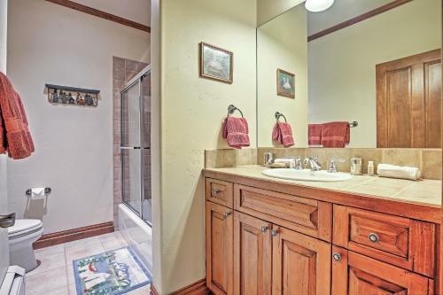Apartamento Cozy Avon Retreat With Private Deck And Pool Access!