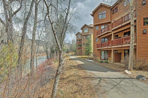 Apartamento Cozy Avon Retreat With Private Deck And Pool Access!
