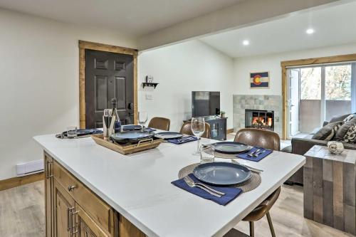 Apartamento Mountainside Retreat With Grill And Ski Shuttle Access