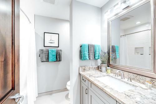 Elegant Sun River Ski Condo