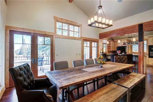 Whispering Pines Retreat Townhouse