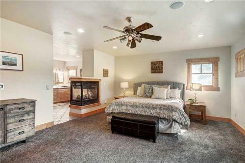 Whispering Pines Retreat Townhouse