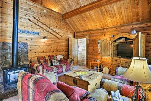 Rustic Breckenridge Cabin With Private Hot Tub!