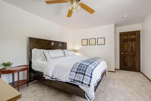 Large Family Home With Peaceful Deck And Backyard!