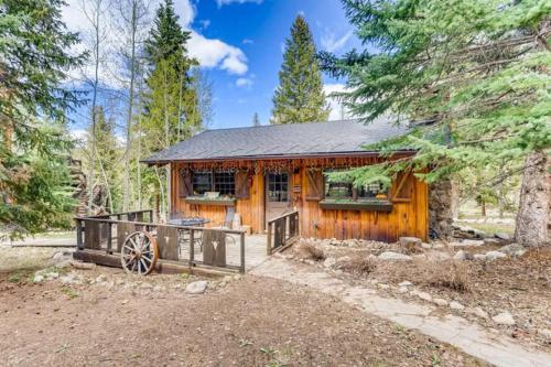 Moose Hut Cabin Dog Friendly Shared Hot Tub