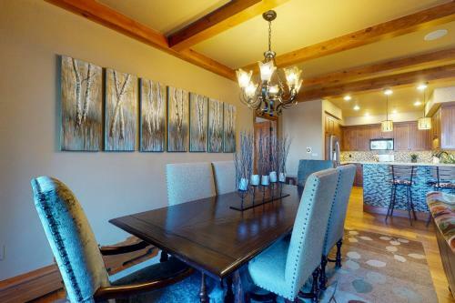 Bear Paw Ski In - Ski Out Condo