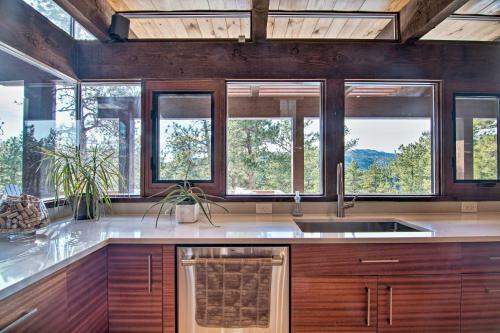 Chic Boulder Mountain Home With Hot Tub And Views